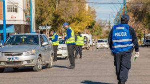 Golpeó a un inspector de Tránsito del Municipio de Roca y se dio a la fuga