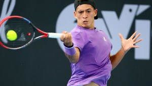 Los argentinos Báez y Etcheverry fueron eliminados del ATP de Brisbane
