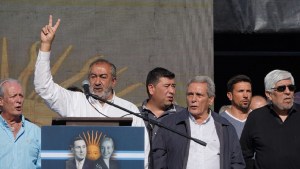 La Justicia habilitó la feria para tratar un amparo de la CGT contra el DNU