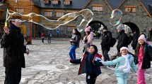 Imagen de Cortan una calle por el aniversario de Bariloche este fin de semana largo: dónde, los desvíos y hasta qué día durará