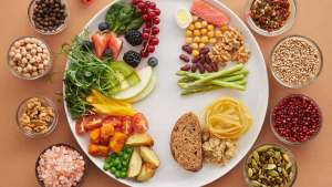 Dieta antiinflamatoria: qué alimentos hay que evitar y cuáles son ideales para los intestinos