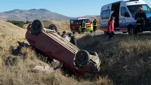 Un hombre de Roca sufrió un impactante vuelco en una ruta de Neuquén, cerca de Junín de los Andes