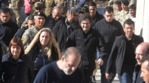 Imagen de Javier Milei hizo una visita sorpresa a Bahía Blanca: anuncio de ayuda económica y recorrida en sitios afectados