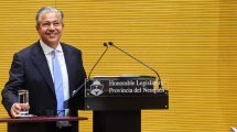 Imagen de Rolando Figueroa consiguió tres de las nueve leyes que presentó en la Legislatura este 2025