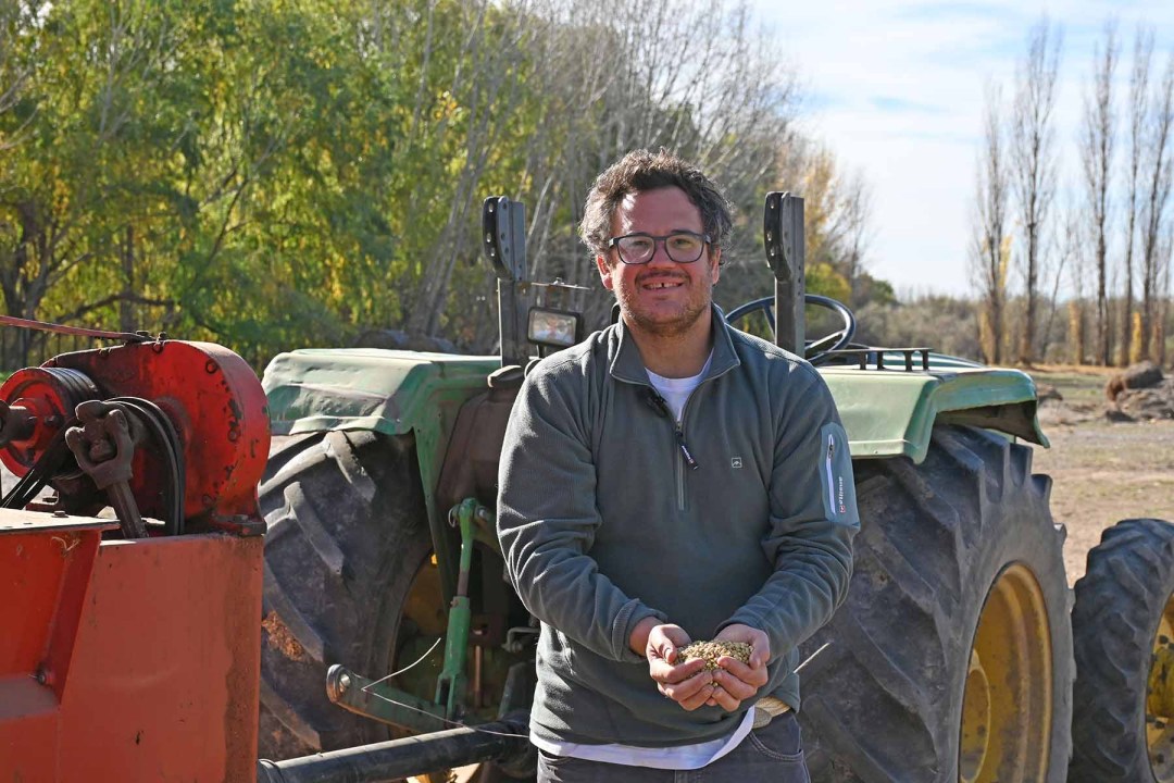 Francisco Pili: "Estamos integrados en cuanto a maquinaria, lo cual es una facilidad para hacer en tiempo y en forma las cosas". Foto: Florencia Salto.