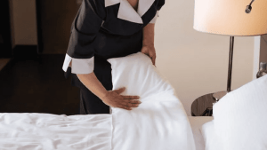 Hotel bajo la mira en San Martín de los Andes: qué ley pide aplicar Utghra para el caso de las mucamas