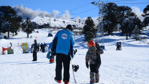 Caviahue ofrece sus opciones para disfrutar de la nieve y el esquí de una manera diferente en Neuquén