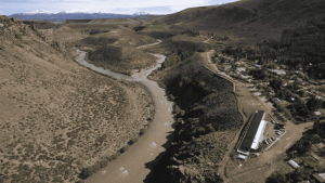 Uno de los miradores más lindos del norte neuquino: la confluencia de dos ríos y su contraste natural