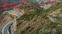 Imagen de La alucinante vista de la Ruta 40: parece un laberinto, genera un incomparable vértigo, pero vale la pena
