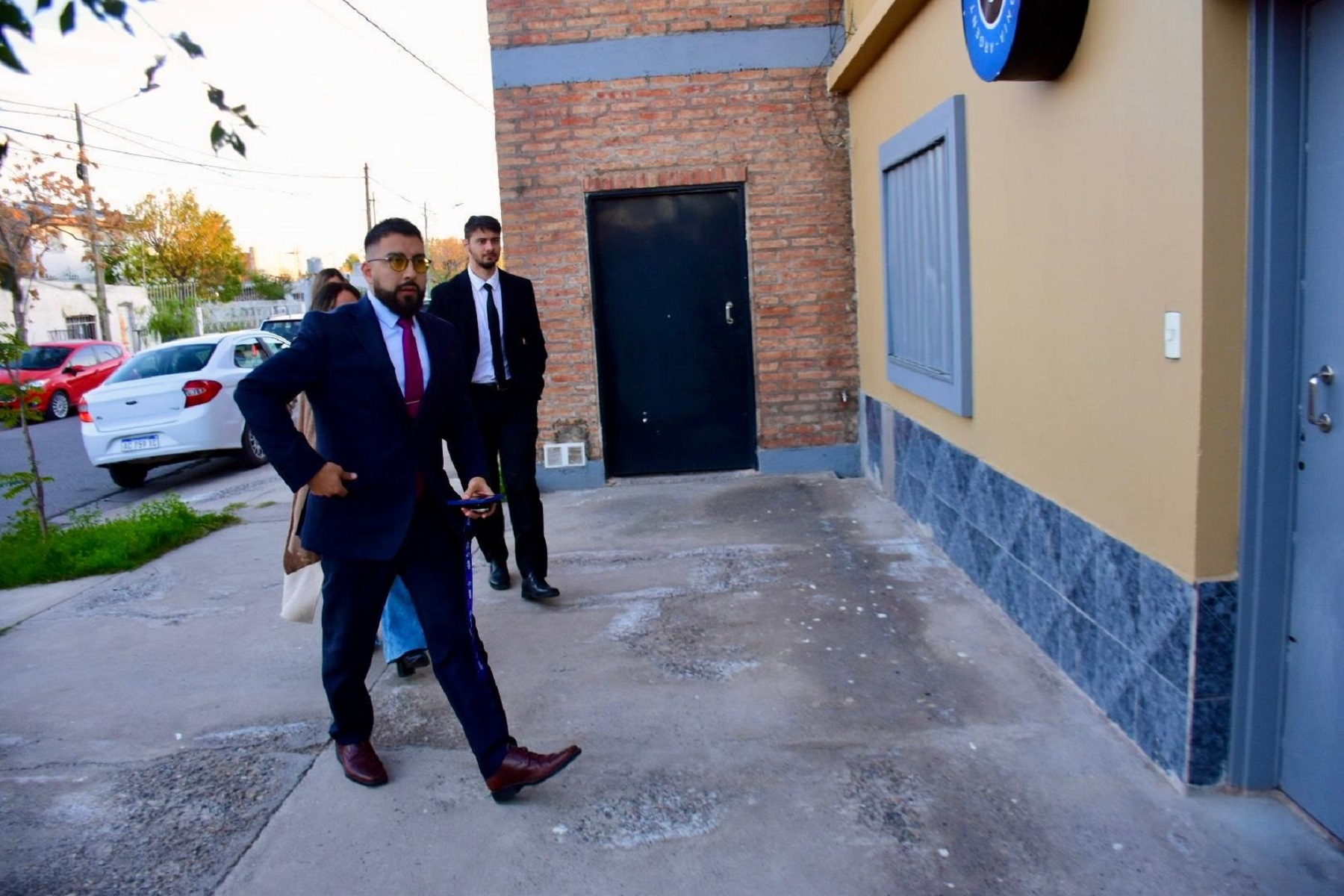 El fiscal Juan Narváez en Sauer, una de las empresas allanadas este viernes en el marco de la investigación por el caso Gloria Ruiz. (Matías Subat)