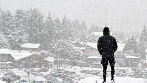 Intensa alerta por viento y nieve en Neuquén y Río Negro: ráfagas de 90 km/h y hasta 25 cm de acumulación de nieve este viernes