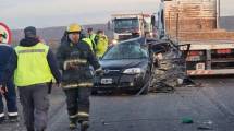 Imagen de Fatal accidente en El Chañar: un hombre murió tras chocar contra un camión en la Ruta 8, hay una mujer herida